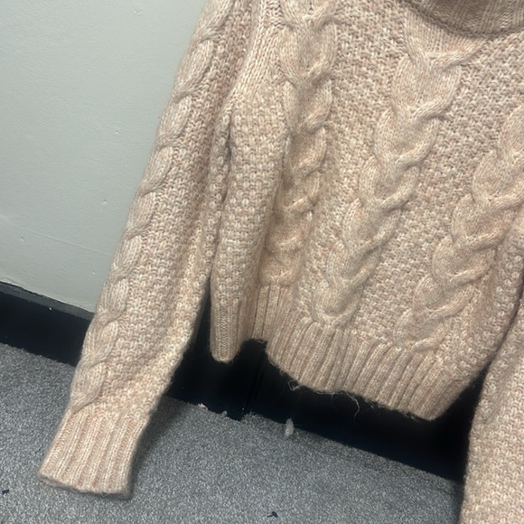American Eagle Knit Sweater - Picture 5 of 6